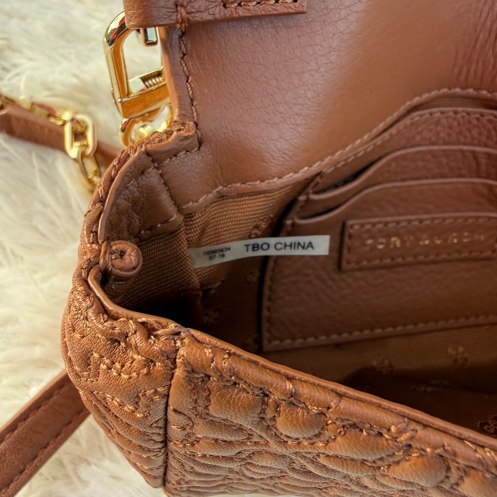 Tory Burch Signature Crossbody Bag - Picture 9 of 12